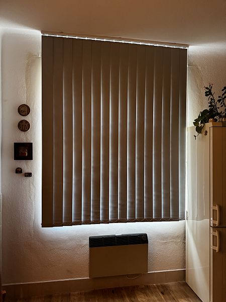 Montáž vnitřních a venkovních rolet