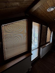 Montáž horizontálních žaluzií včetně atypických žaluzií do oken a balkonových dveří