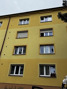 Montáž venkovních rolet pro SVJ na sídlišti Dukla v Pardubicích