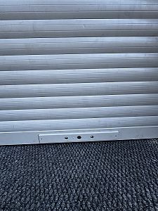 Výměna pancíře na zámek u venkovní dveřní rolety v Praze Vršovicích